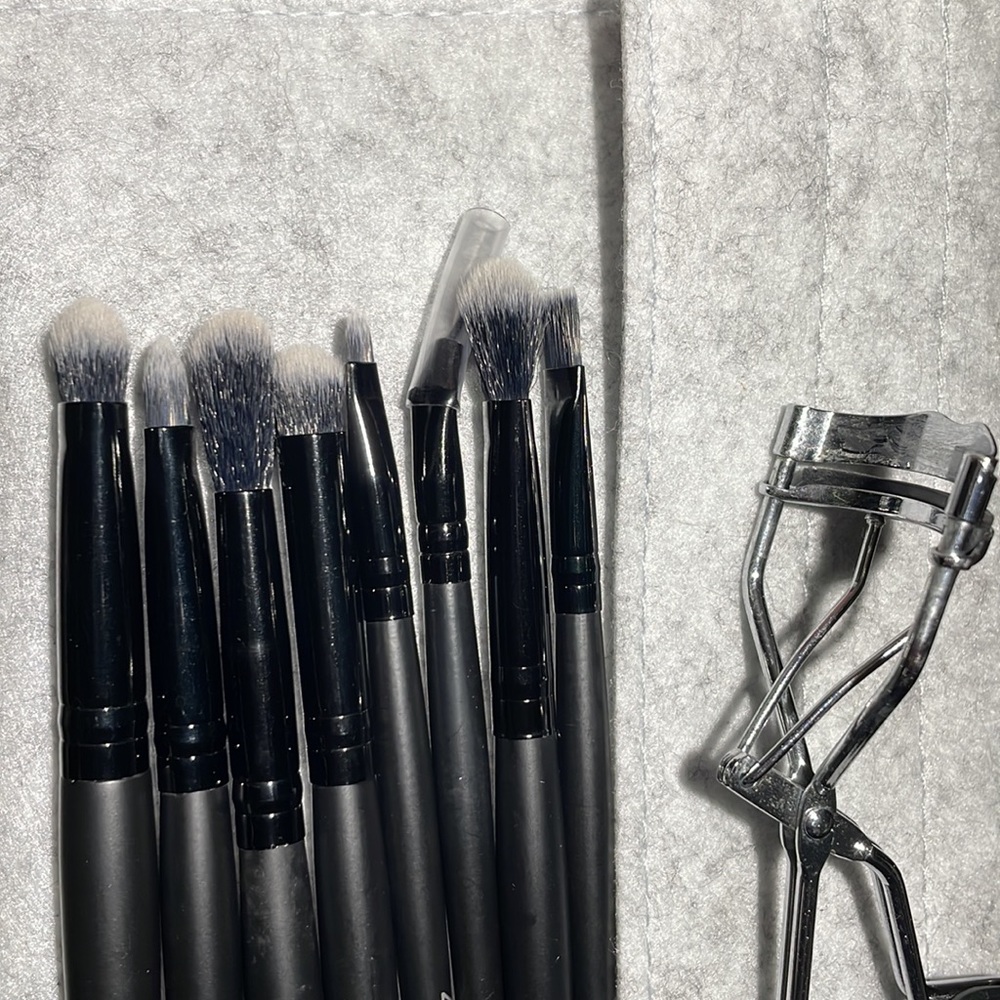 Makeup Brush Set✨ - Picture 2 of 3
